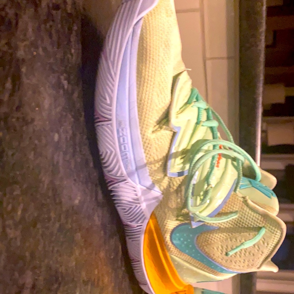 Nike Kyrie 5 Squidward limited edition size 11.5us